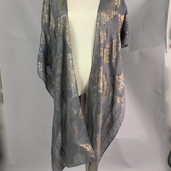 Sparkles on grey, muslin, glam at home throw - Picture 4 of 5